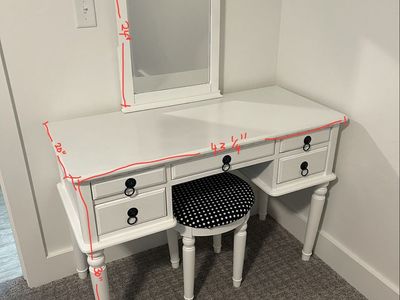 White Vanity Desk w/ Mirror & Stool - 5 Drawers, Elegant Design