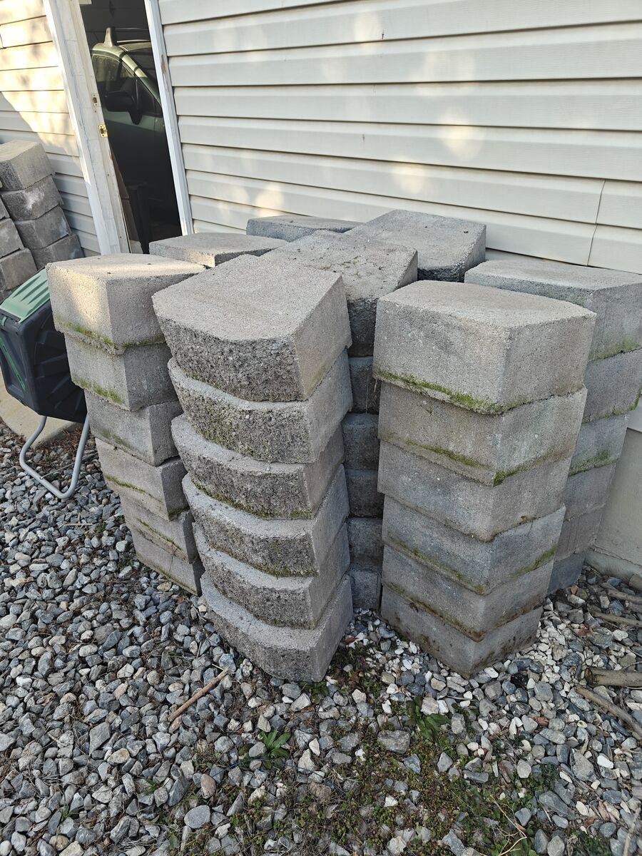 Large 16x6 retaining wall concrete bricks