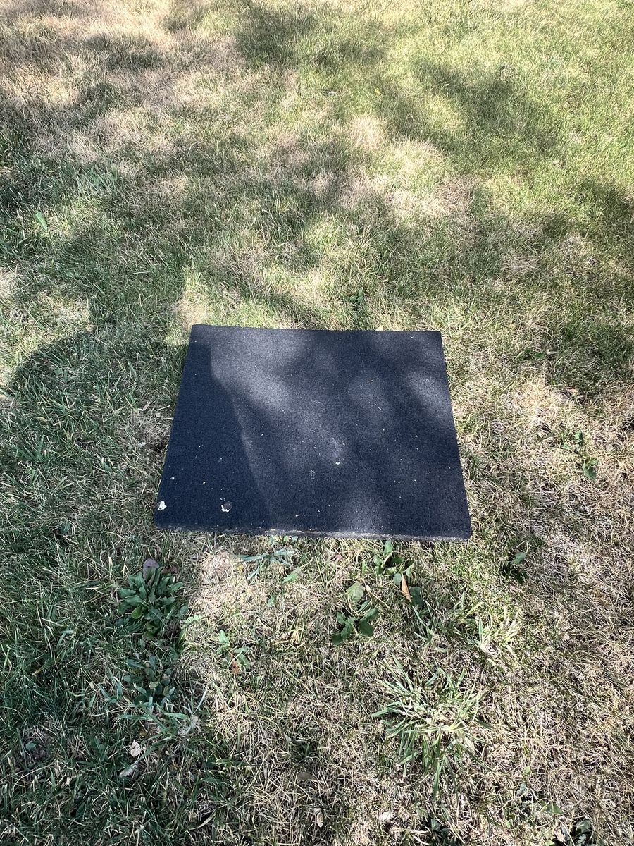 Heavy-Duty Thick Rubber Gym Floor Tile / Interlocking Paver Mat 126 pieces 