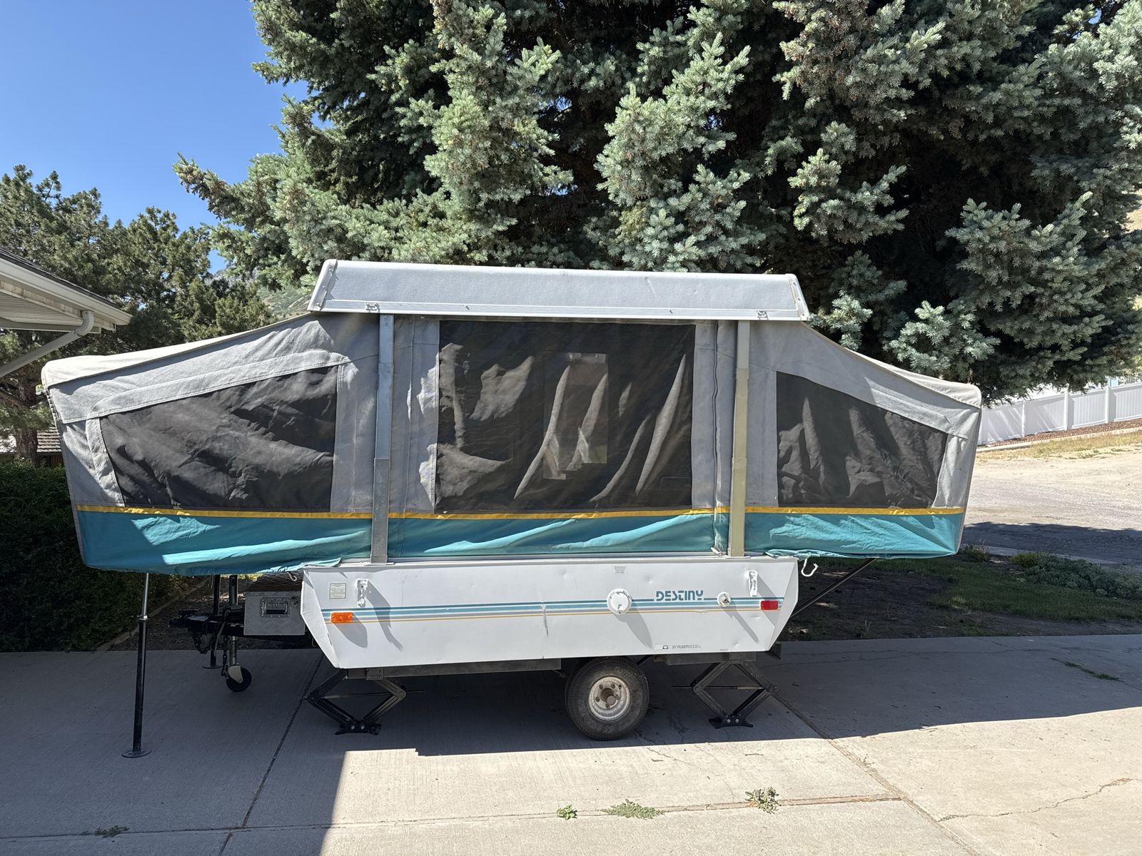 Coleman Destiny Series Popup Camper Tent Trailer - Great Condition for Family Camping
