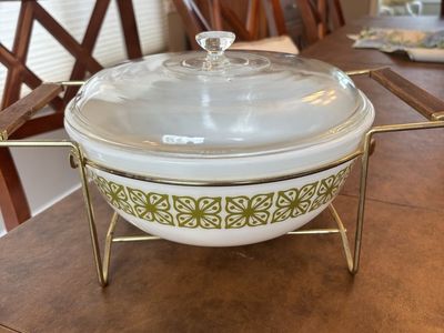 Vintage Pyrex Verde Square Flowers Casserole Dish 4 Qt with Lid and Stand