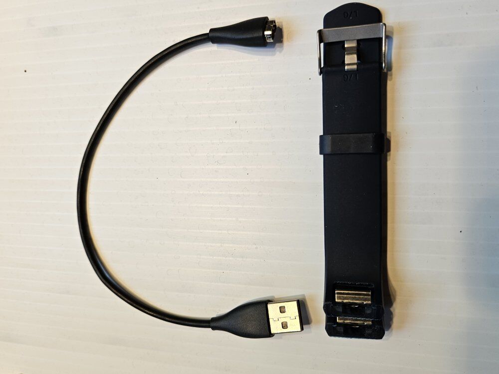 Fitbit HR blue Smartwatch band w/ charging cable