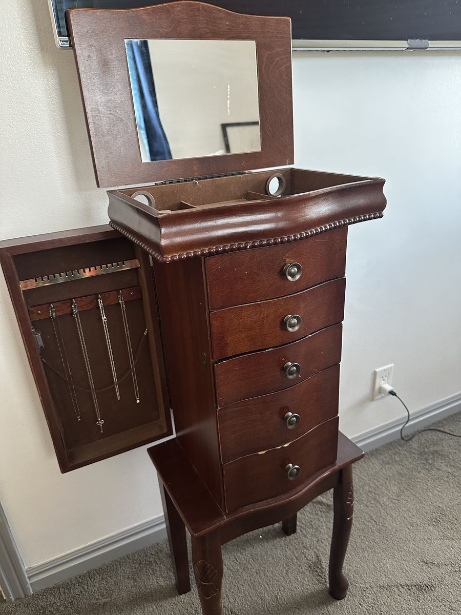 Stand Alone Jewlery Box with Drawers