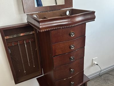 Stand Alone Jewlery Box with Drawers