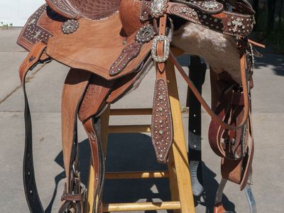 Silver Royal Western Saddle + Matching Headstall & Spur Straps – 16" Seat – Excellent Condition