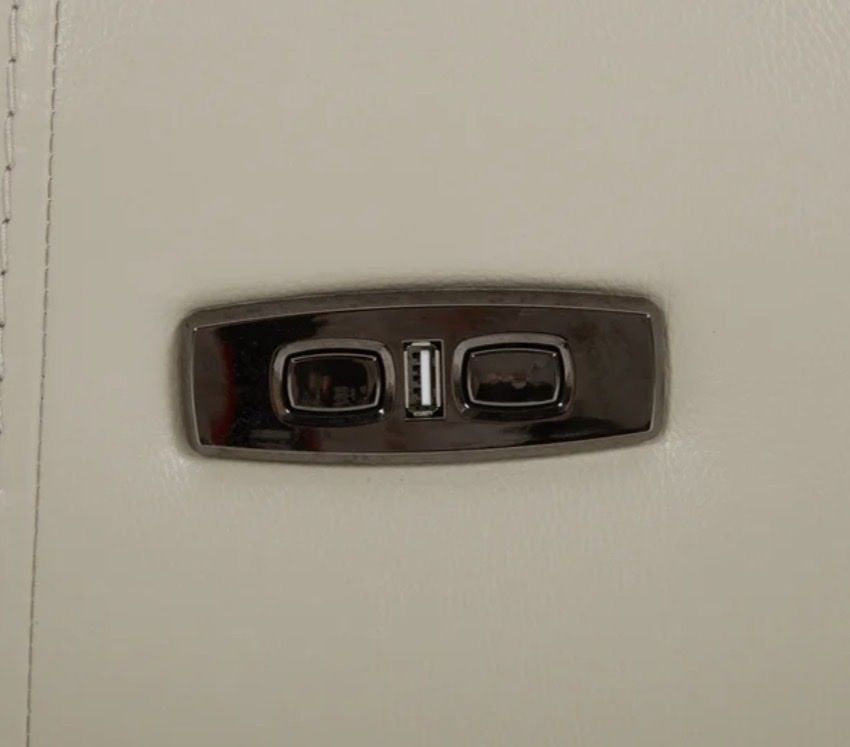 Main image 3