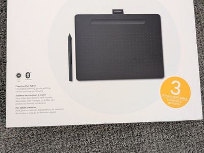 Wacom Intuos Creative Pen Tablet with Bluetooth - Medium