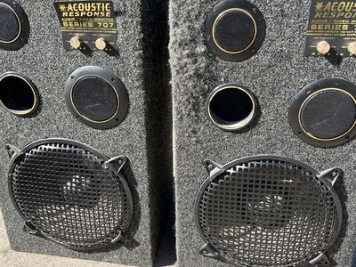 Speakers - good sound, multiple speakers in each.