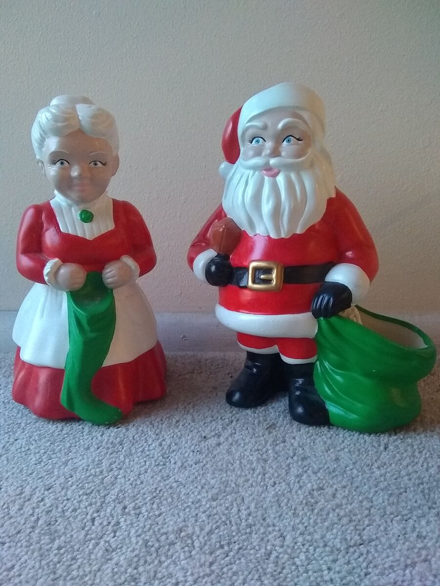 Santa and Mrs Claus Figurines