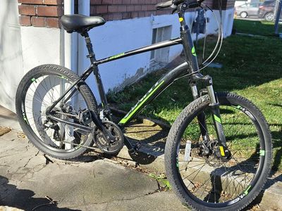 Giant Sedona Bicycle hybrid (Large Frame)