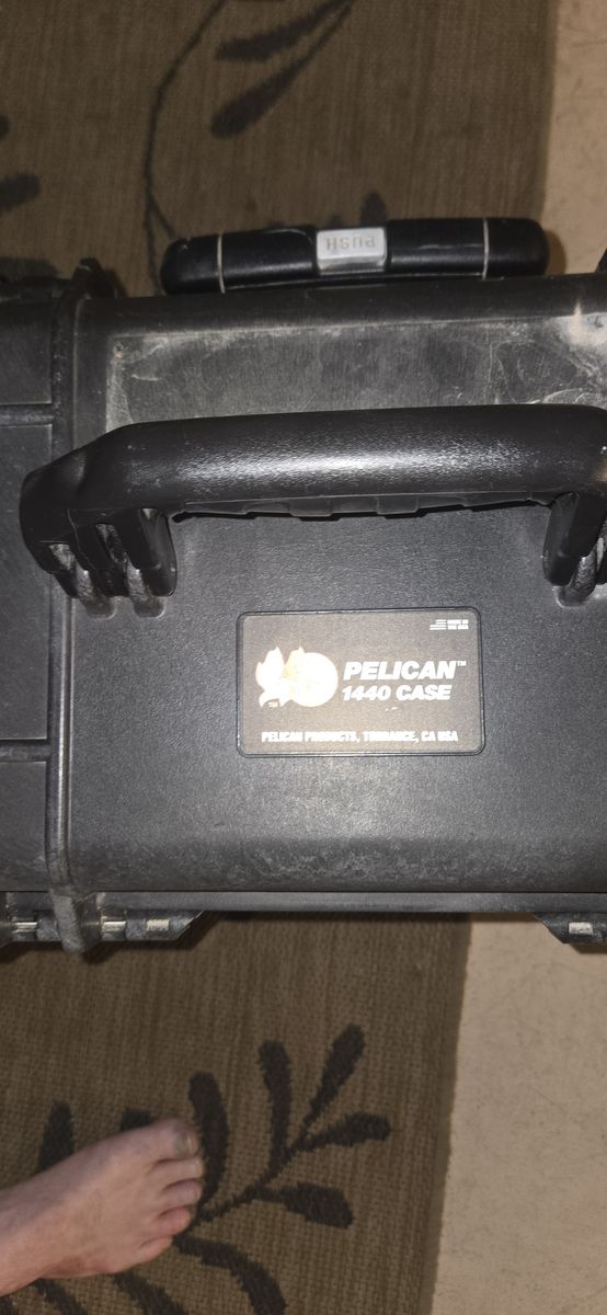 Pelican 1440 rolling hard case – camera/gear/tool case