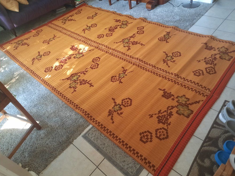 Large Asian Woven Straw Floor Mat - Thai Picnic Mat- Indoor/Outdoor Rug.  NEW