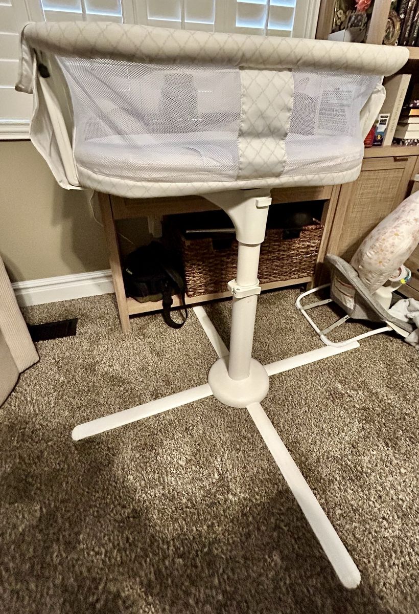 HALO Swivel Bassinet with DreamWeave Breathable Replacement Pad