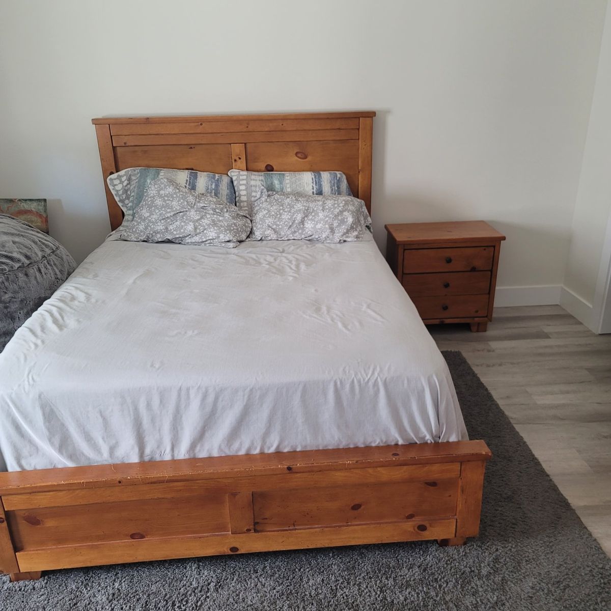 Queen bedroom set