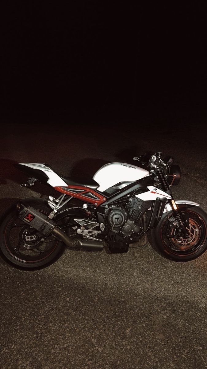 2018 Triumph Street Triple- White, Akrapovic Exhaust