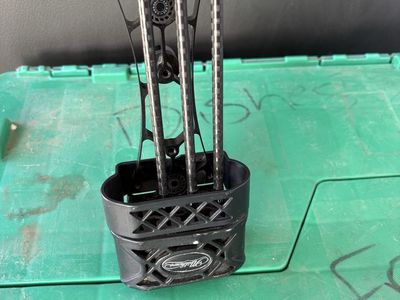 Mathew’s 4 arrow Quiver and 3 Victory Archery VAP SS 300 V3 Expert Series arrow shafts with heads. 50$