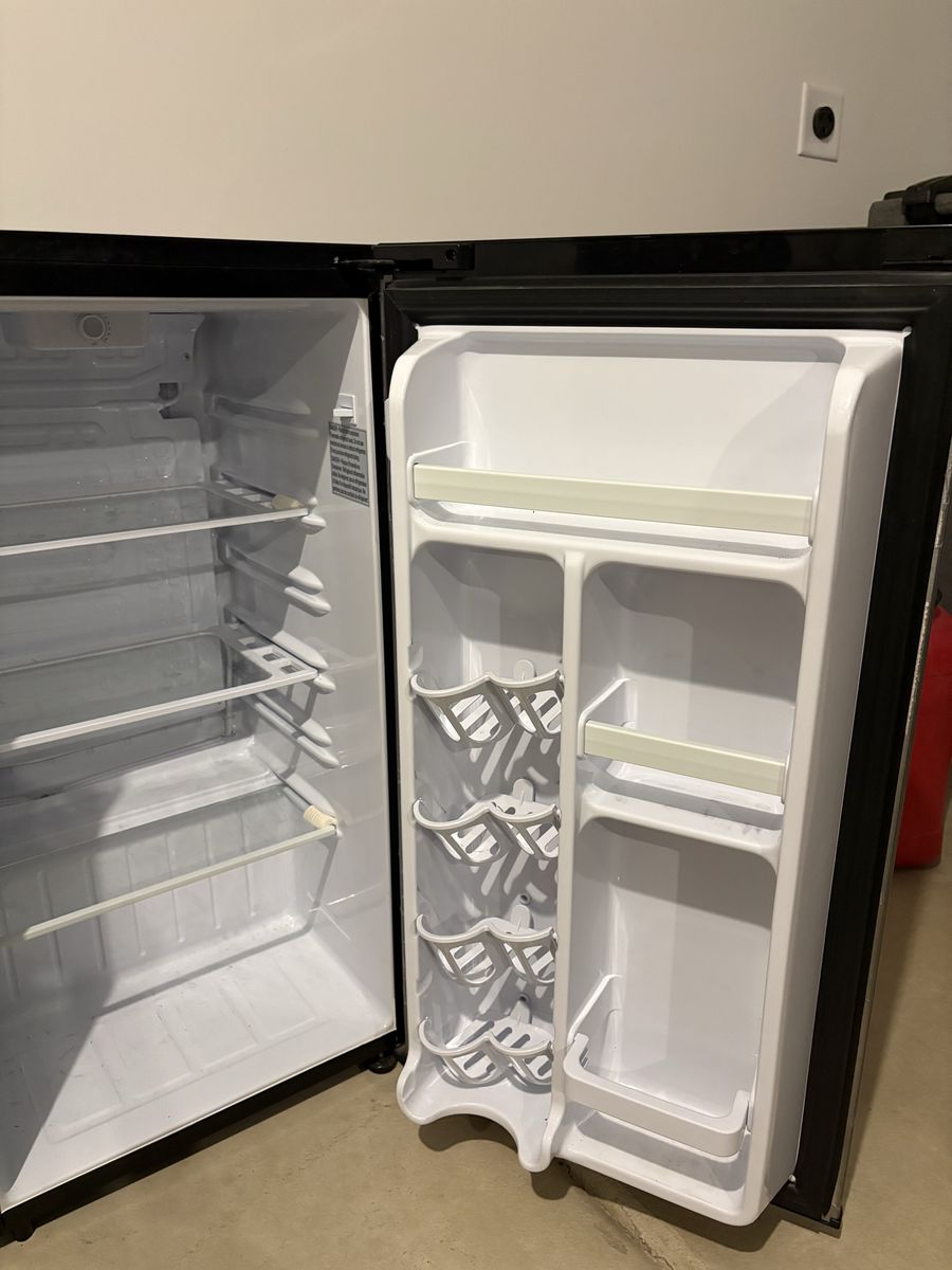 Mini fridge