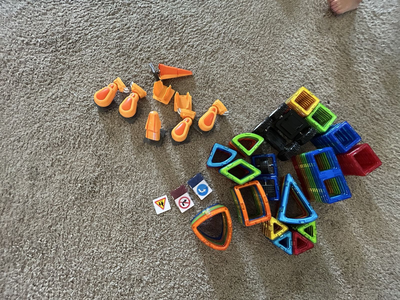100+ Magformers