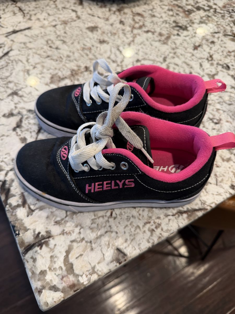 Heelys Black & Pink Roller Skate Shoes