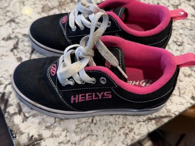 Heelys Black & Pink Roller Skate Shoes