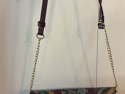 Floral Print Crossbody Bag with Chain Strap Details