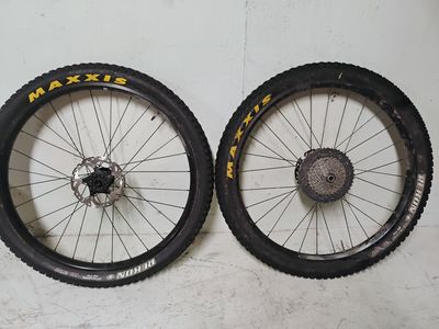 27.5 mountain bike wheels with tires, and cassette