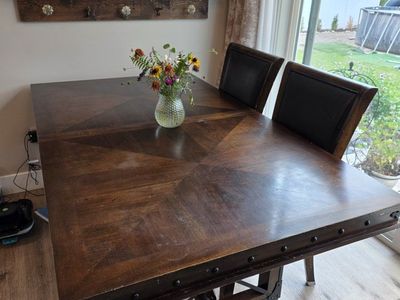 Free Dinning Table