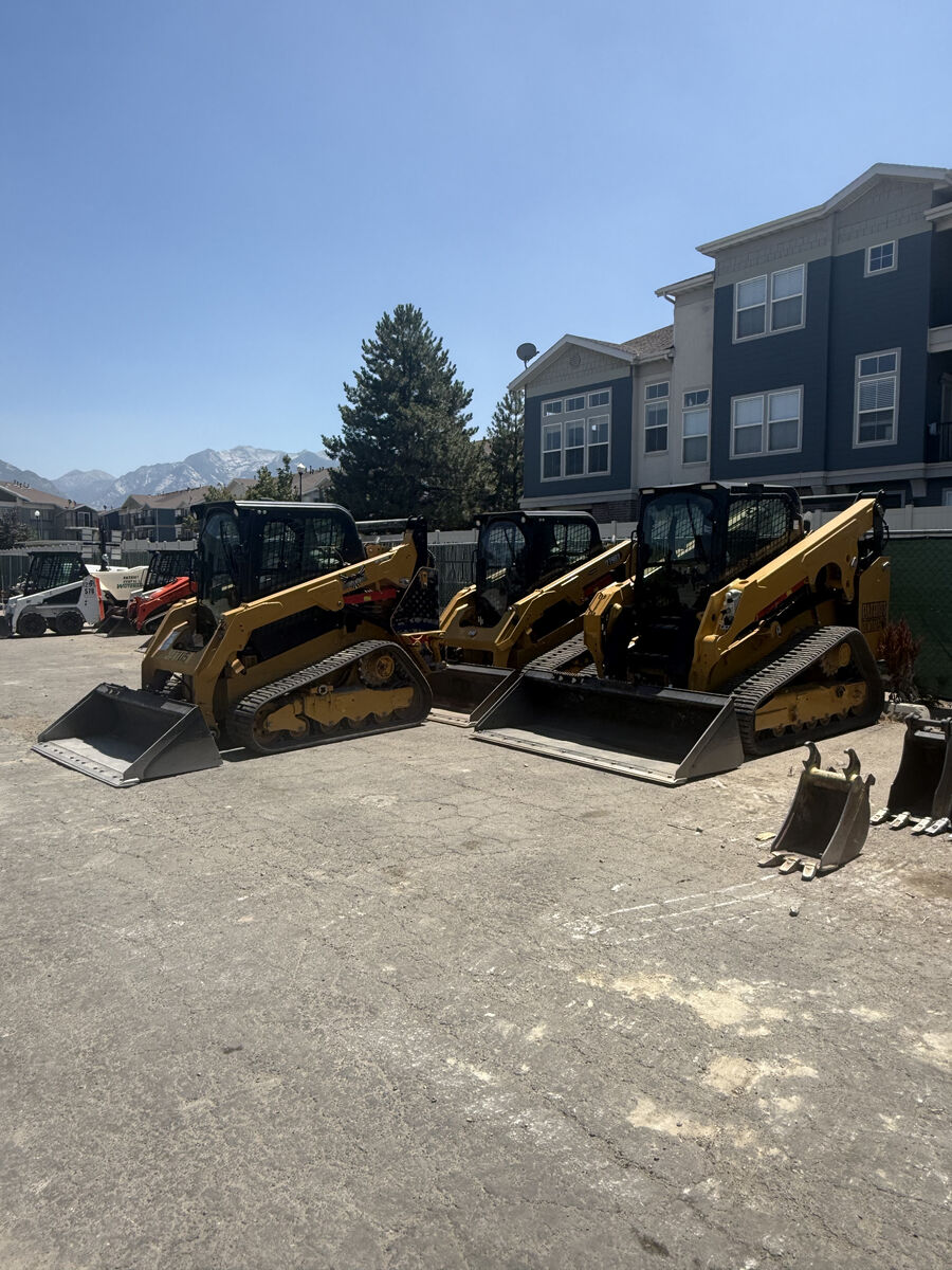 Compact Track Loader, Bobcat Skid Steers for Rent. Multiple sizes available. Spec Sheet in Pictures