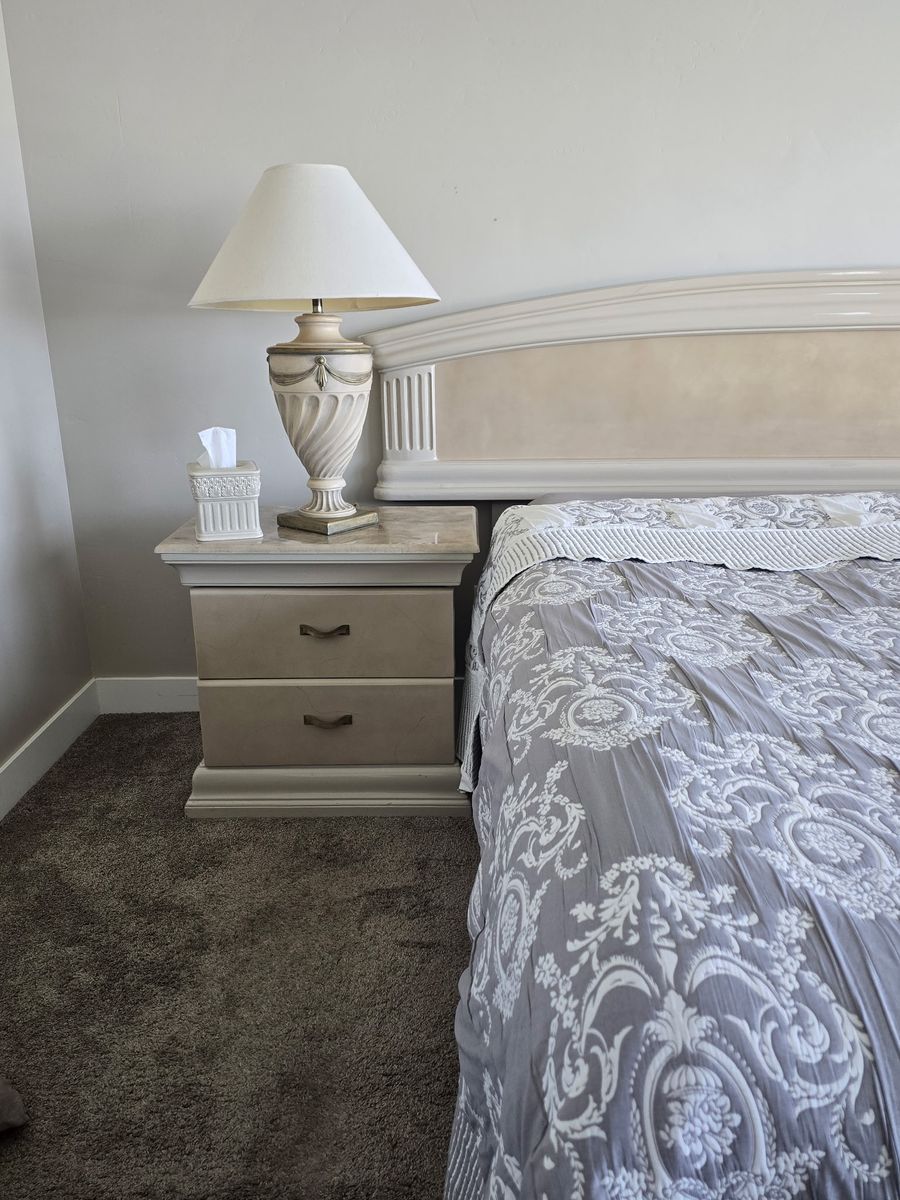 Bedroom set