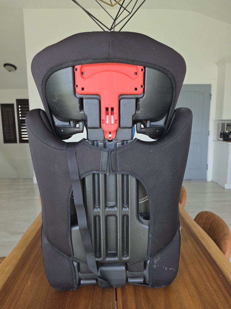 Main image 3