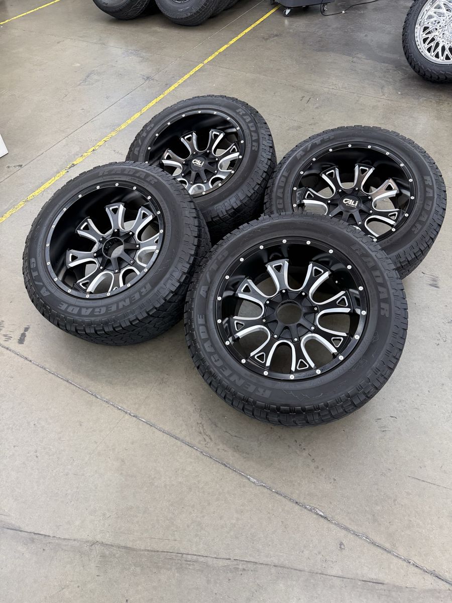 LIKE NEW 22x12 Cali Offroad wheels/ 37x12.50r22 tires 8x170