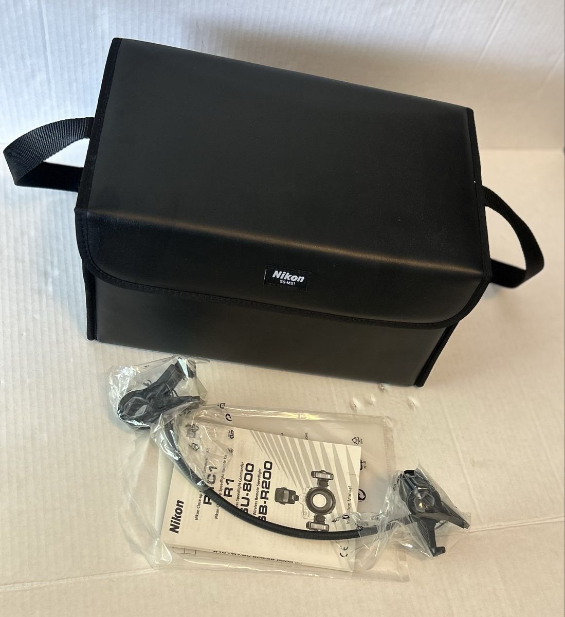 Nikon R1C1 Wireless Close-Up Speedlight Commander Kit Macro Flash Open Box (WITH SU-800 commander)
