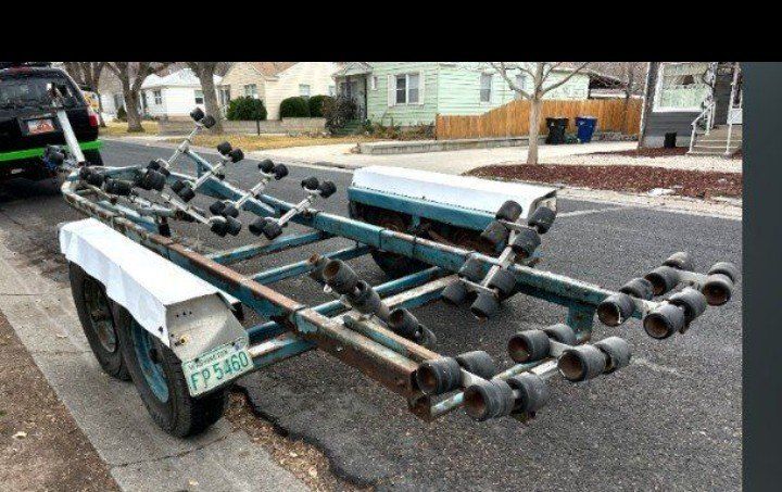 Boat trailer