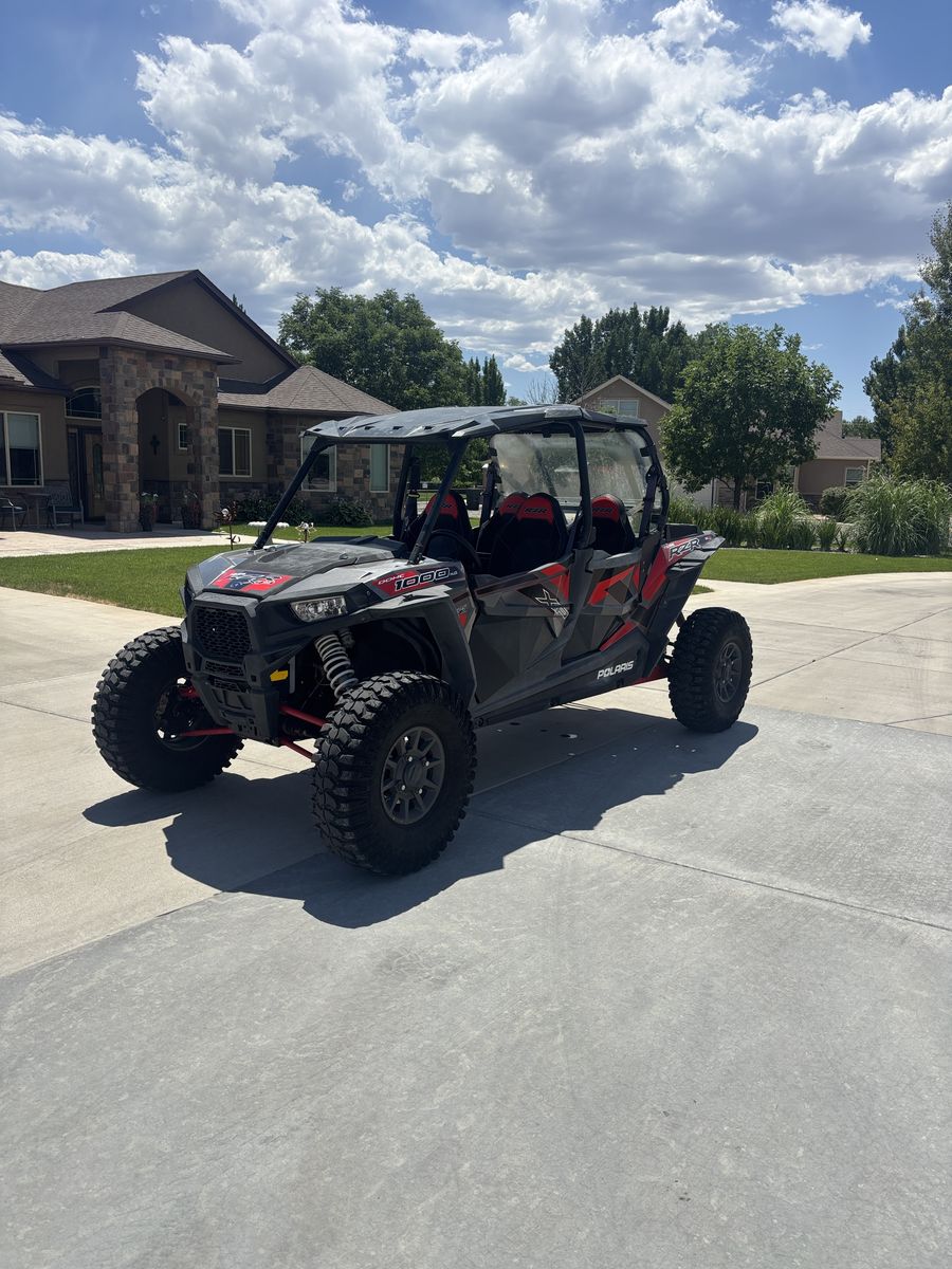 2017 Polaris RZR XP 1000 4 seater