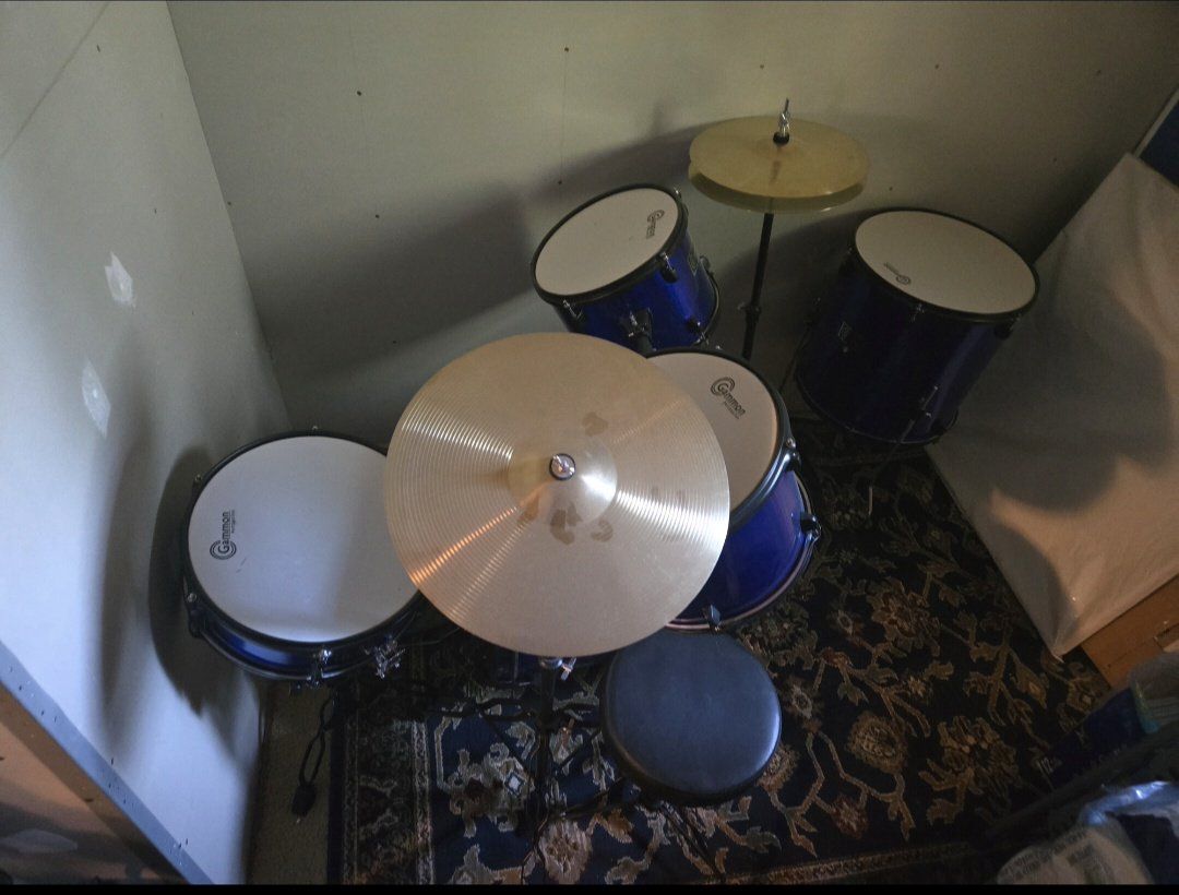 Drum Set -- Like New -- Read Description