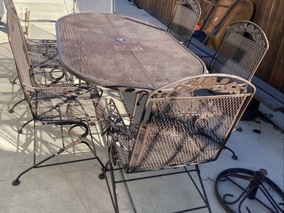 Outdoor Patio Dining Table 6 Chairs with Umbrella and Stand