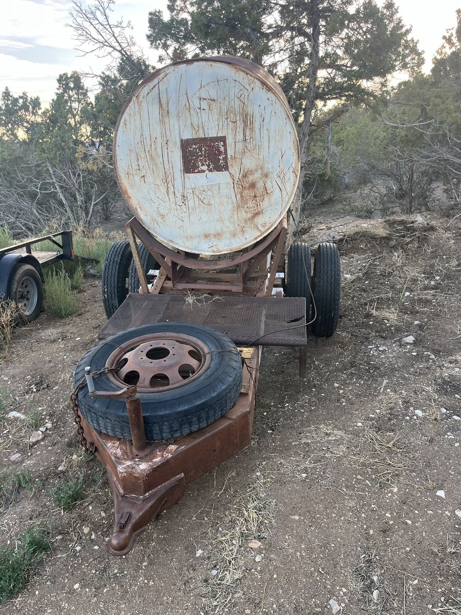 Water tank trailer