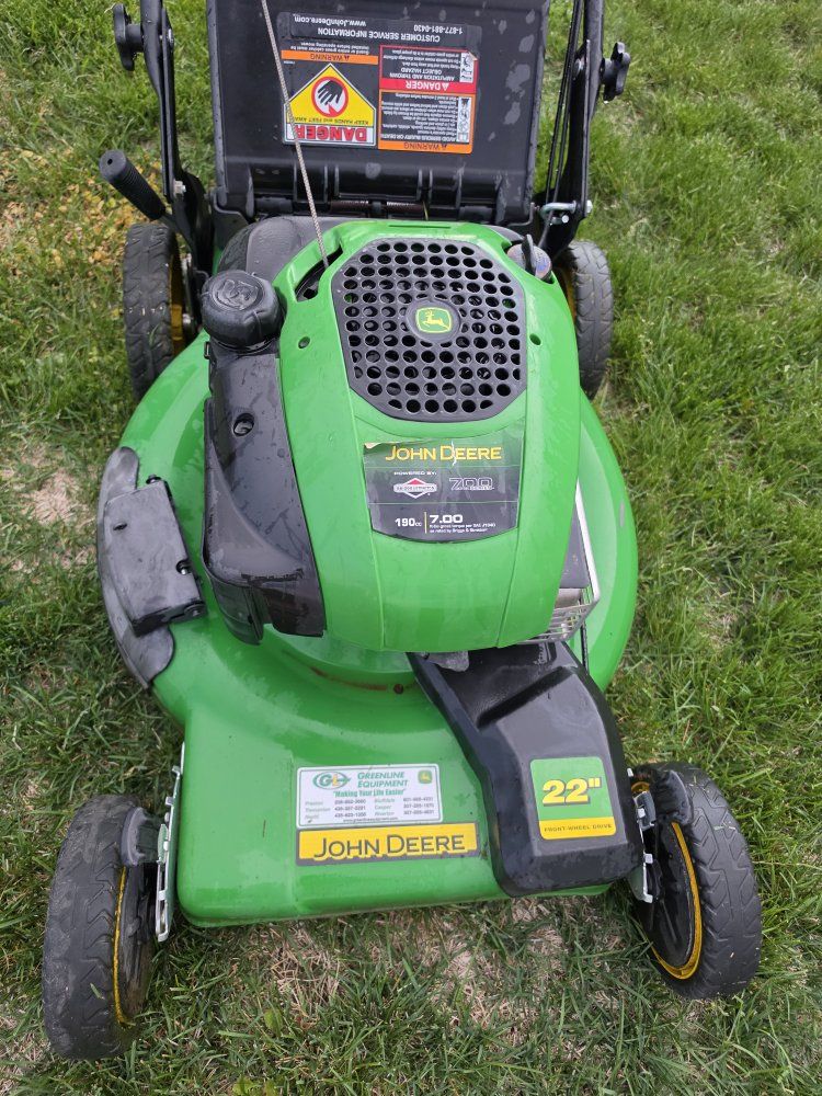 John Deere 7.00 190cc 22" Self-Propelled Walk-Behind Mower with Briggs & Stratton Engine