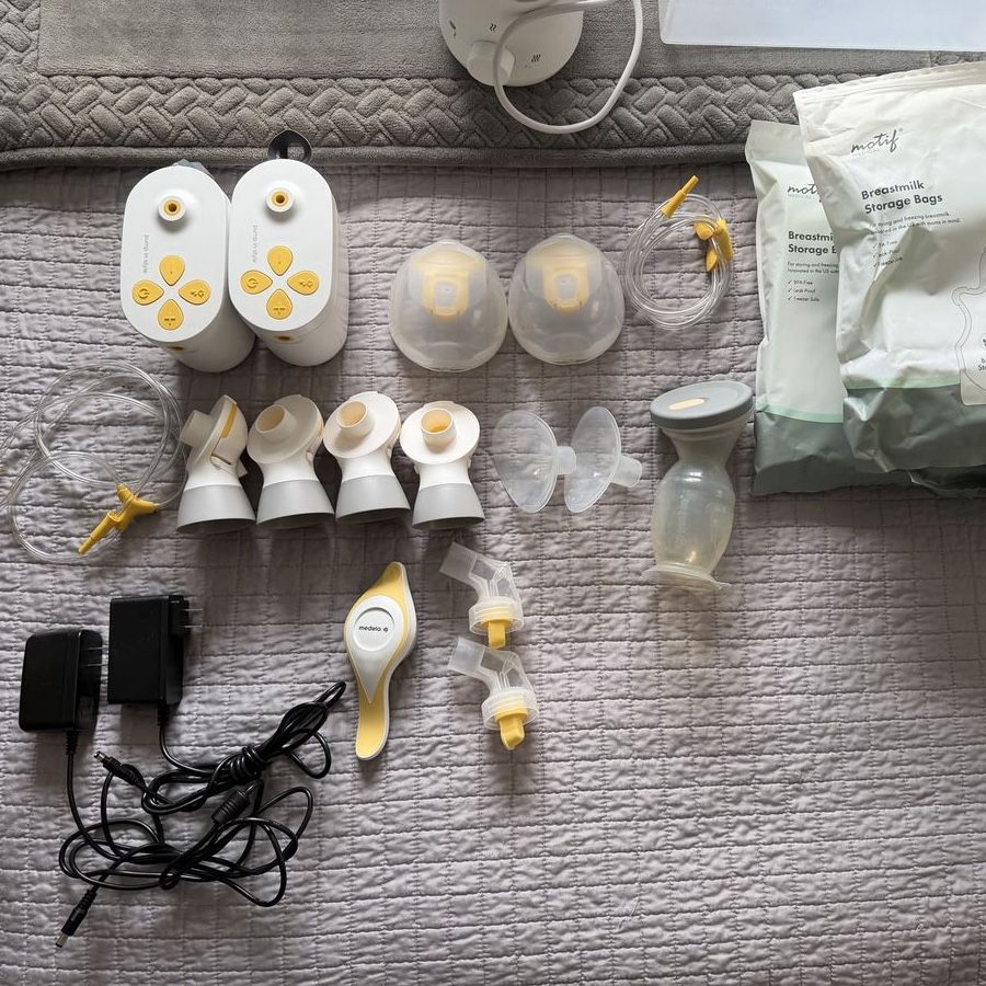 Medela Breastfeeding Supplies Bundle