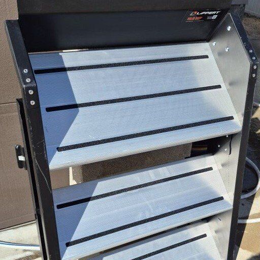 Lci Solid triple step for wide doors