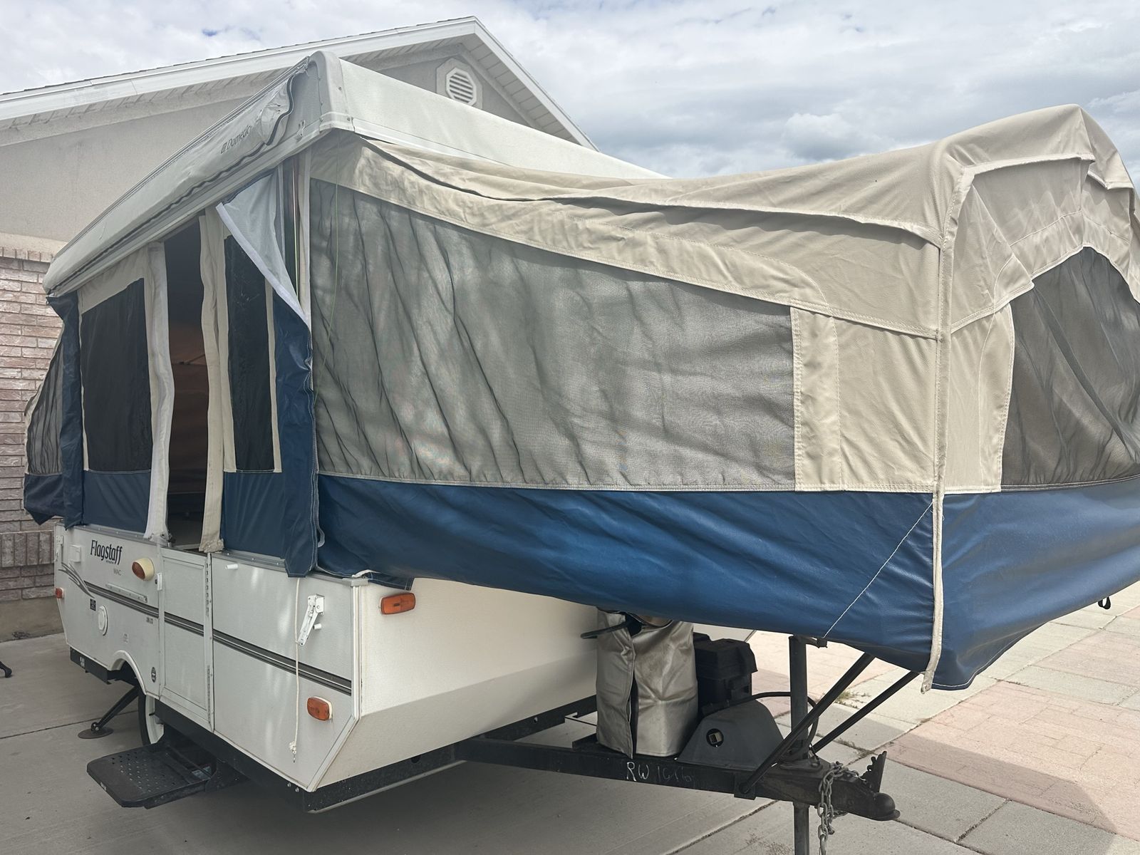 2011 Flagstaff by Forest River Pop-Up Tent  Trailer. Clean, good tires/batteries ready to explore!