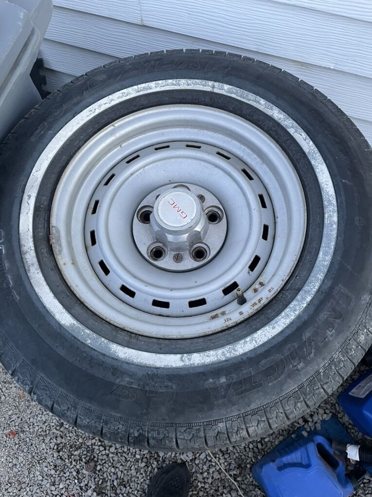 C/10 rally Wheels With Center Caps