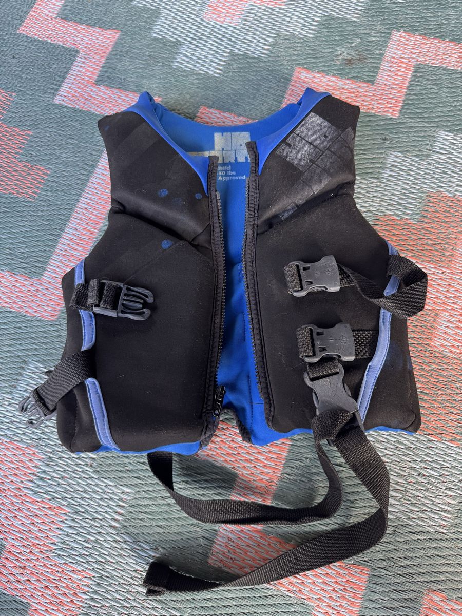 HO Sports Kids Child Life Vest USCG Approved 30-50 lbs Black/Blue Buoyancy Aid