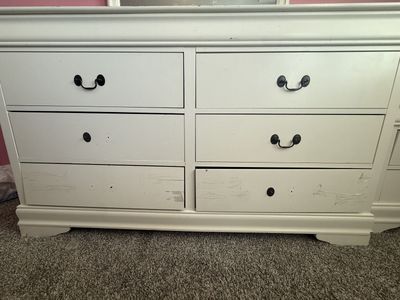 White 6 drawer dresser