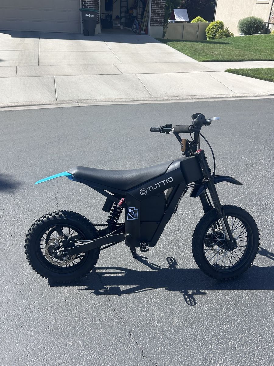Electric Motorcycle - Tuttio (2025)
