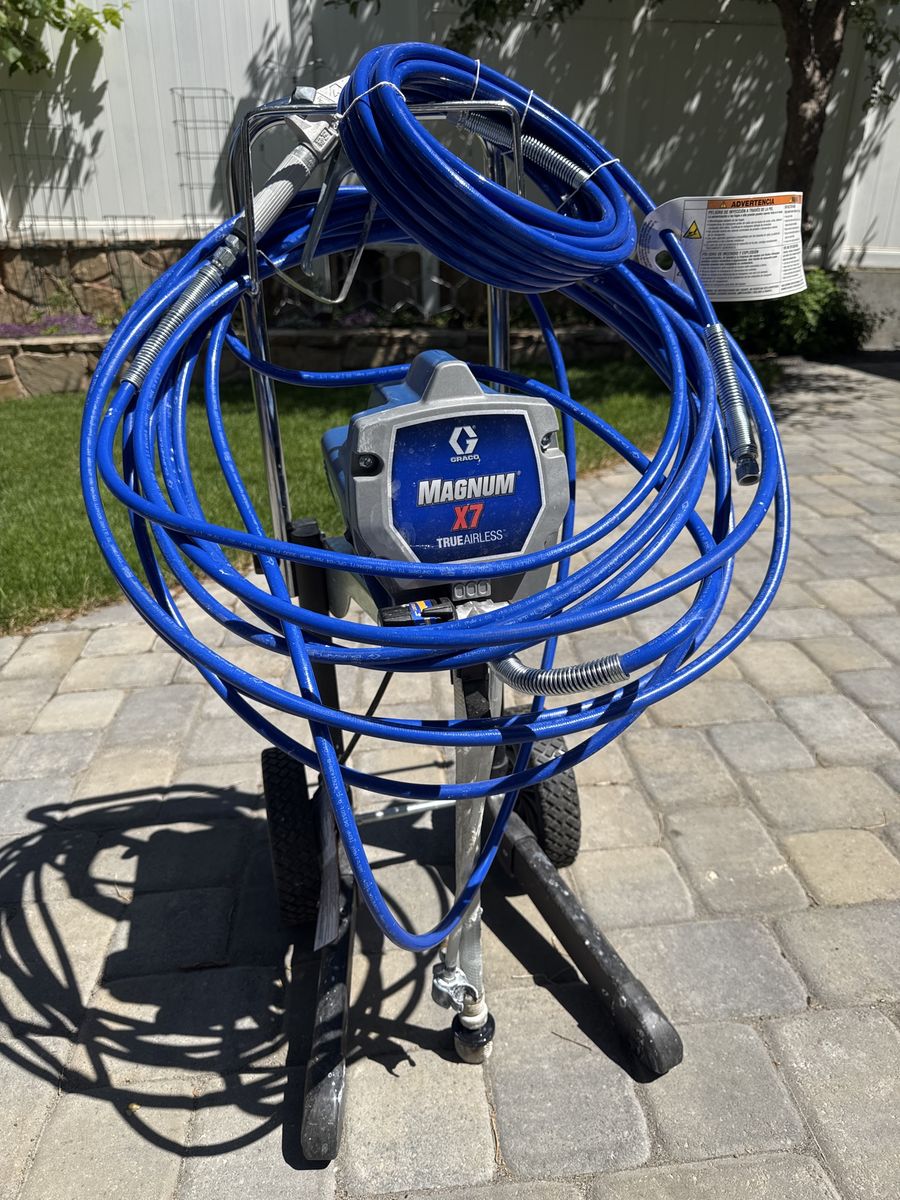 Graco Magnum X7 TrueAirless Stand Paint Sprayer with Cart - Electric, Used, very good condition.