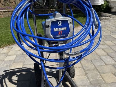 Graco Magnum X7 TrueAirless Stand Paint Sprayer with Cart - Electric, Used, very good condition.