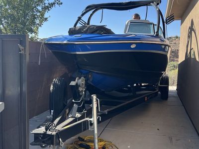 Killer wake surf boat