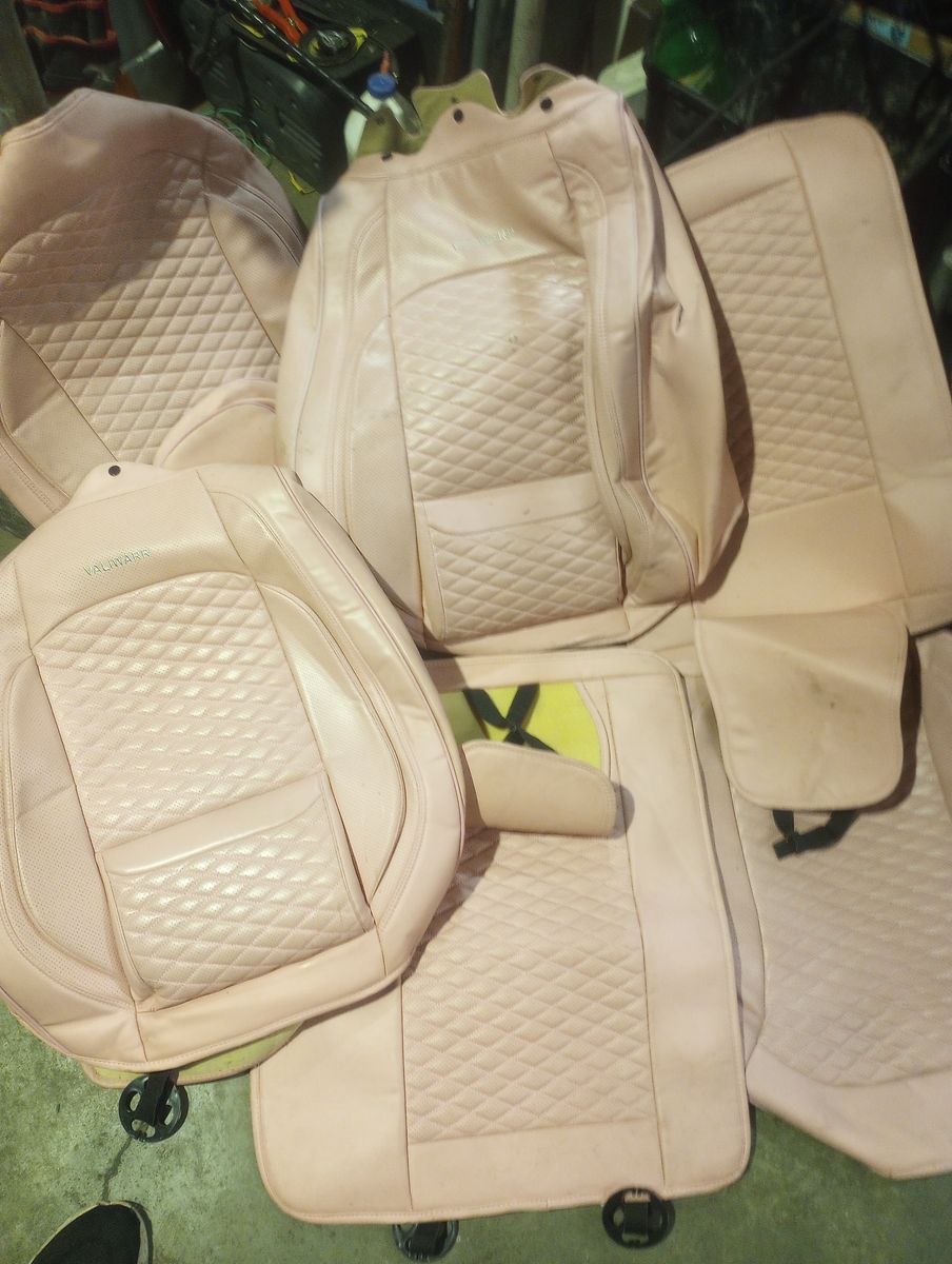 Pink VORWALL seat covers for BMW