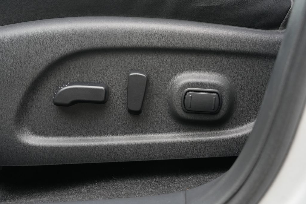 Main image 11